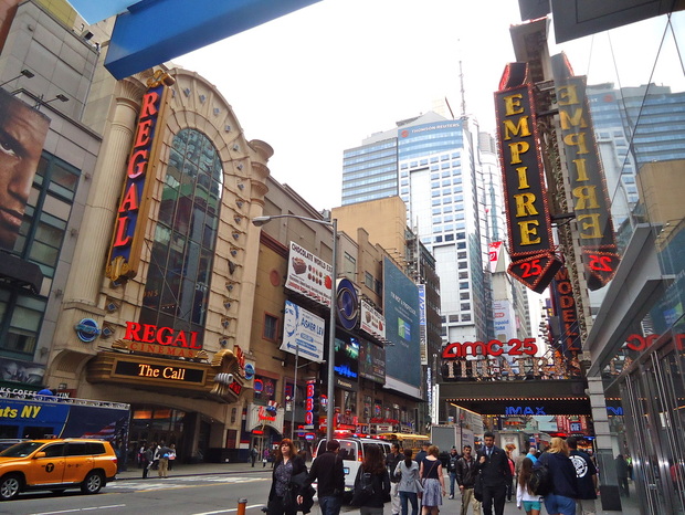 Times Square // New York City, NY | Yellow Mondays