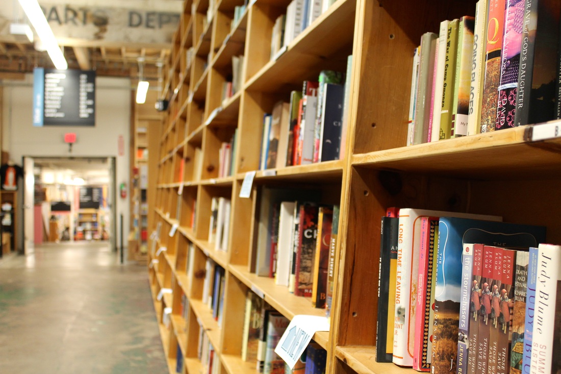 Powell's City of Books // Portland, OR | Yellow Mondays
