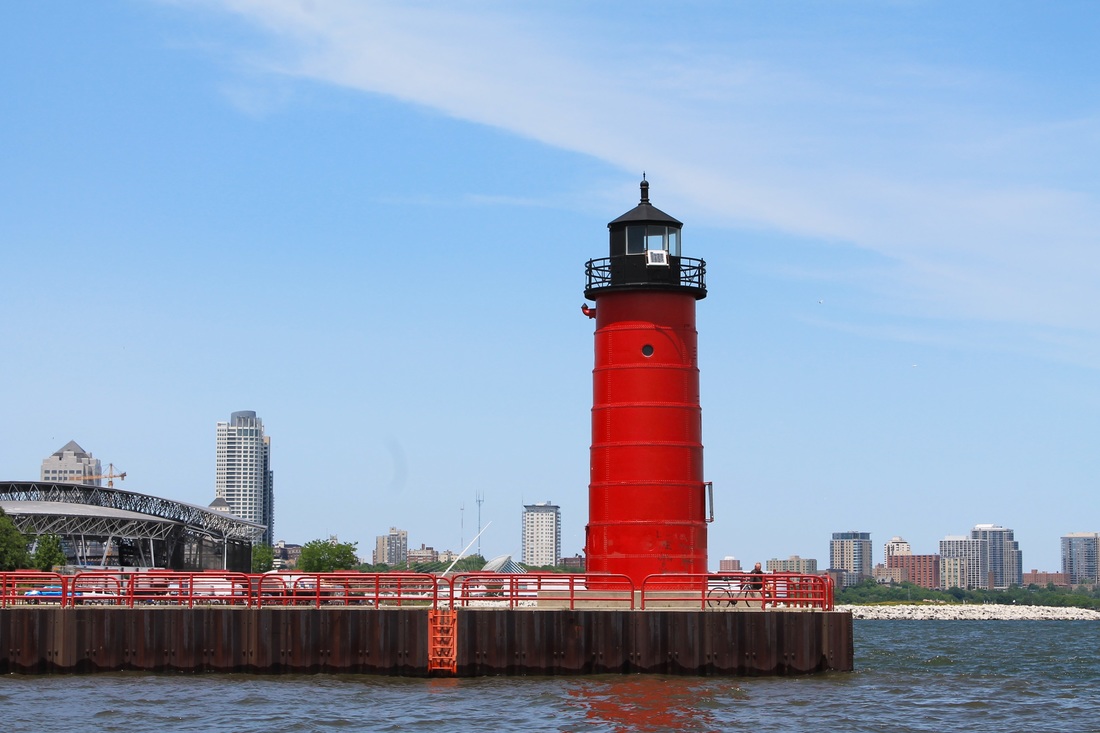 Historic Milwaukee Boat Tour // Milwaukee, WI | Yellow Mondays